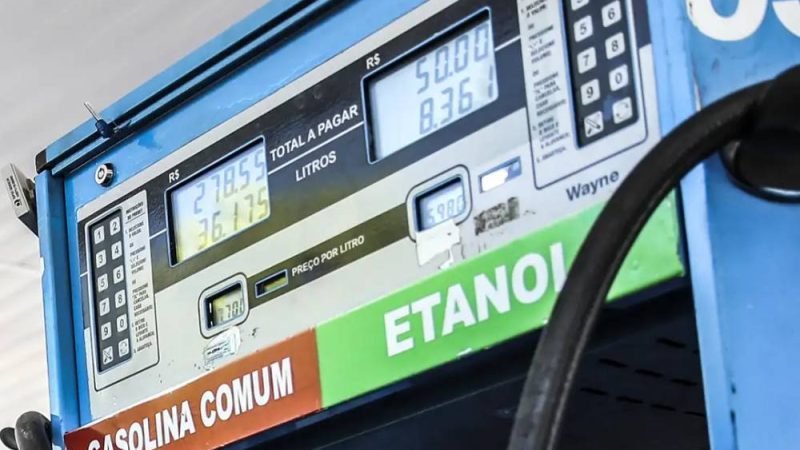 Petrobras anuncia redução de 4,9% no preço da gasolina a partir desta terça-feira