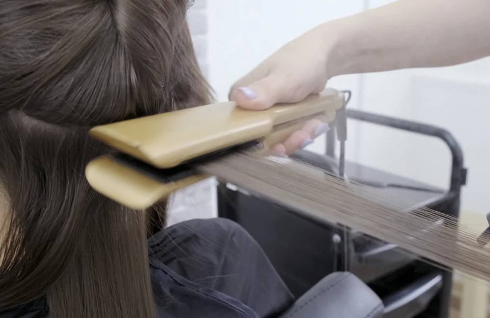 Anvisa proíbe venda de escova progressiva e pastilha de limpeza sem registro no Brasil