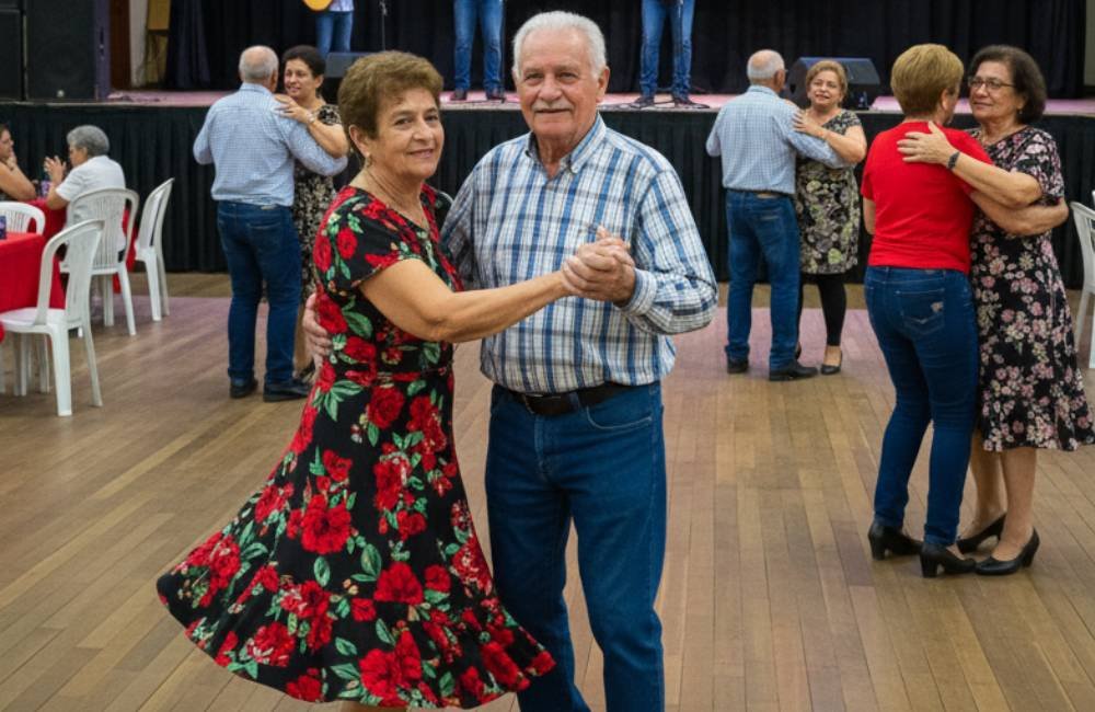 Baile da Melhor Idade com Concurso de Dança e Prêmios em Dinheiro agita Jataí neste domingo