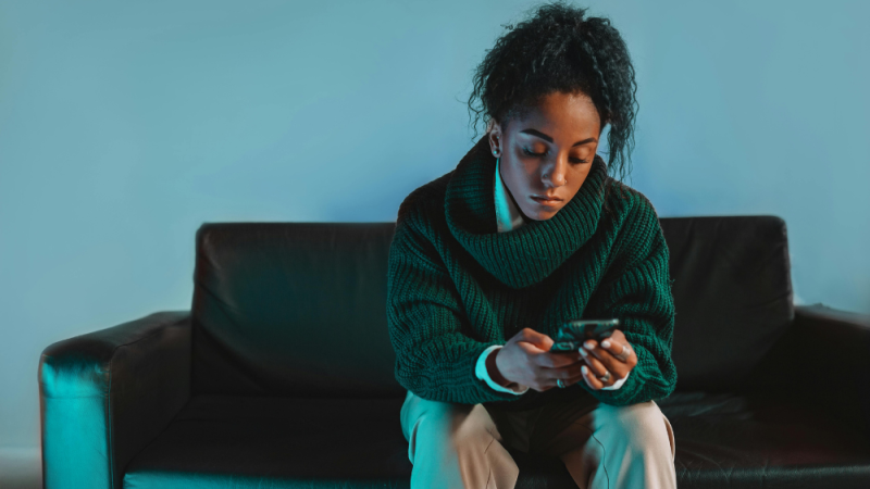 Uma semana off-line: pausa nas redes sociais diminui depressão, ansiedade e insônia, aponta estudo