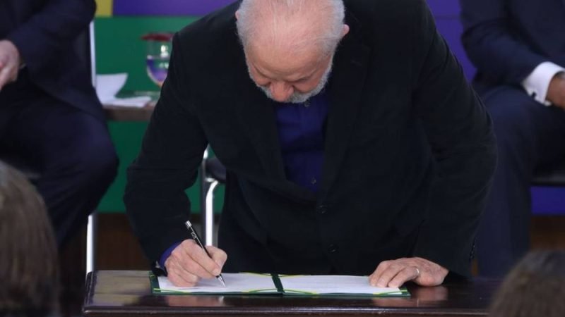 Governo sanciona lei que obriga uso de linguagem simples na comunicação pública em todo o país