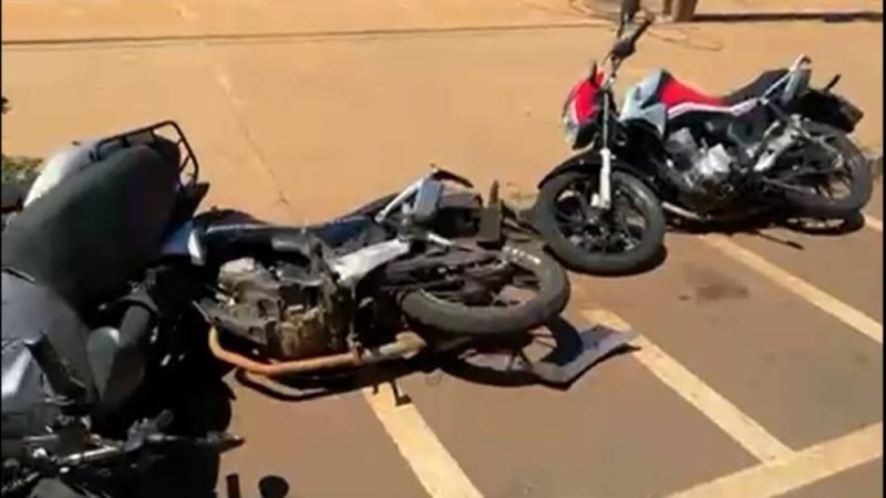VÍDEO | Motorista de Hilux derruba motos e deixa o local; motociclista registra movimentação após o incidente