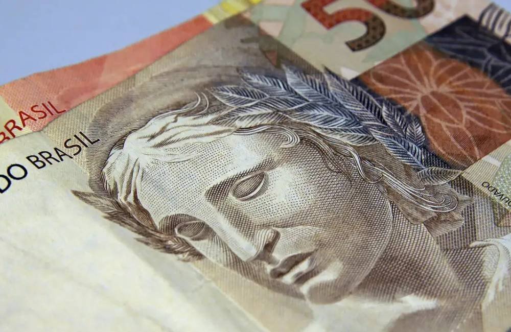 Renda até R$ 5 mil? Veja como você pode ficar isento do Imposto de Renda em 2026