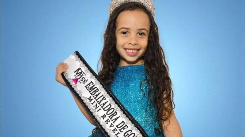 VÍDEO| Jataiense Helena Sobrinho Garcia recebe título de Embaixadora de Goiás Revelação em noite histórica do Miss Goiás