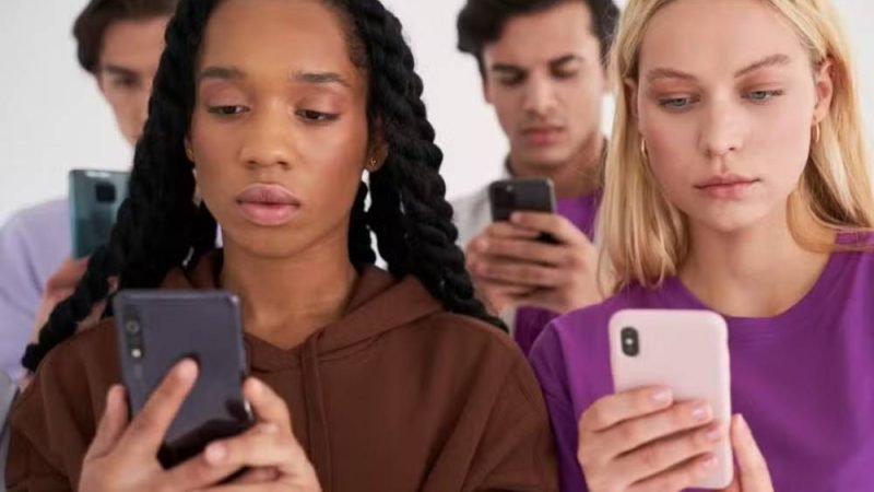 Viciado no celular? 3 passos da neurociência para quebrar o ciclo vicioso