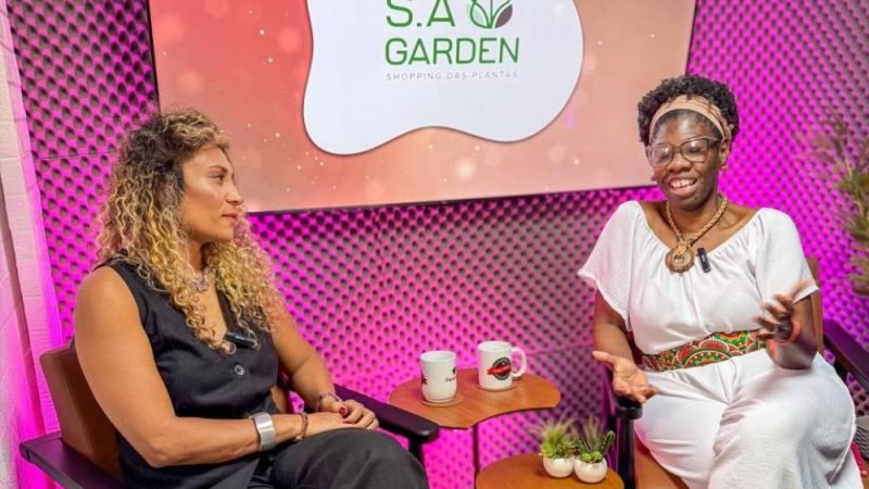 ASSISTA AGORA: estreia da 10ª temporada do Café Com Ela com novo cenário e convidada especial