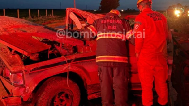 Capotamento com vítima fatal na BR-364 em Jataí