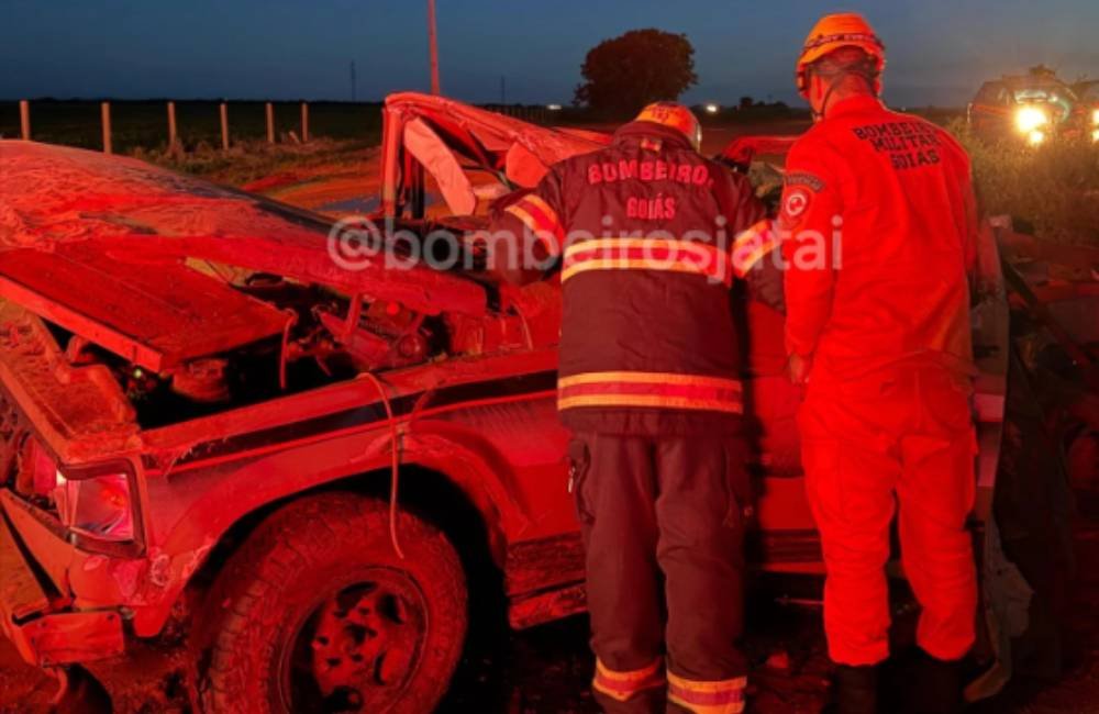 Capotamento com vítima fatal na BR-364 em Jataí