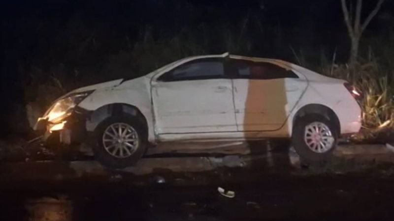 VÍDEO | Chevrolet Cobalt colide com alambrado do 41º Batalhão de Infantaria Mecanizado em Jataí