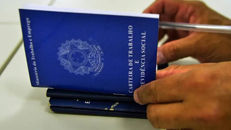 Governo confirma salário mínimo de R$ 1.621 para 2026