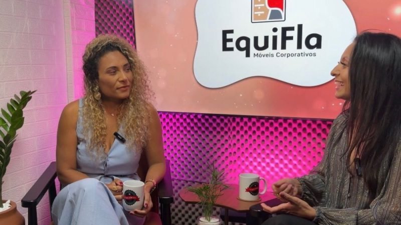 Assista agora: Juliana Sardinha no #CaféComEla — A força de recomeçar e transformar caminhos | Tp.10ª Ep.02