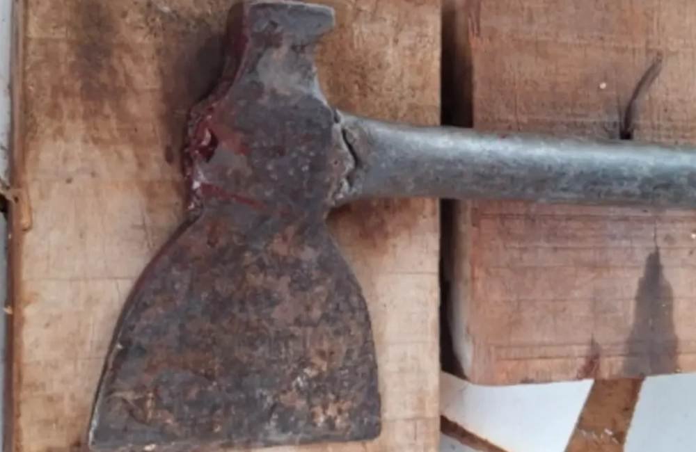 Padrasto comete agressão com machadinha em Jataí durante churrasco de Natal