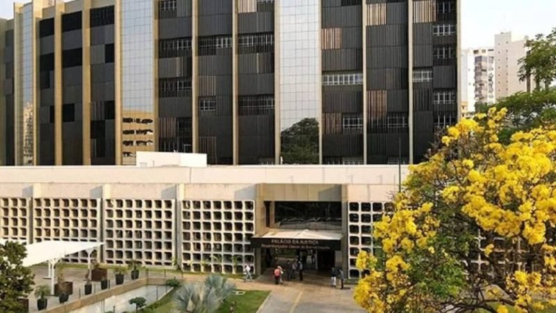 “Processar muito não é violência”: TJ-GO derruba proteção a mulher que alegou abuso por excesso de ações do ex