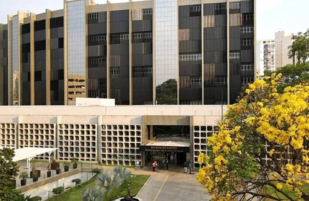 “Processar muito não é violência”: TJ-GO derruba proteção a mulher que alegou abuso por excesso de ações do ex