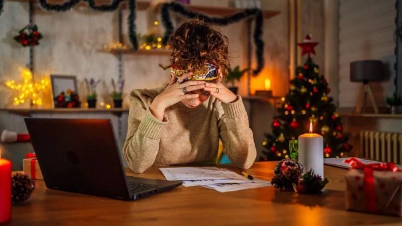 Psicólogo orienta como enfrentar a exaustão emocional que se intensifica no fim do ano