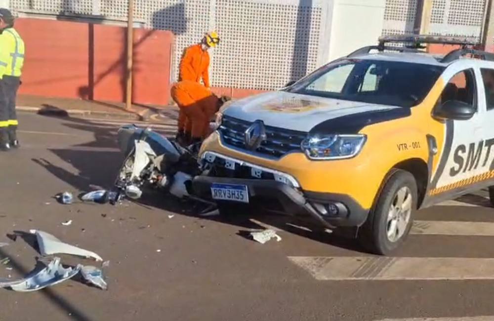 VÍDEO | Trânsito perigoso: nem viatura da SMT escapa dos acidentes em Jataí