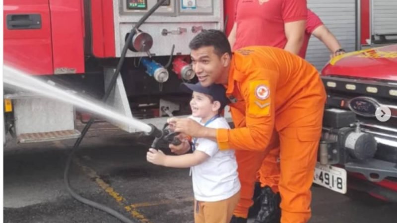 Visita especial ao Corpo de Bombeiros de Jataí transforma sonho de criança autista em exemplo de inclusão