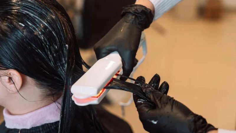 Anvisa proíbe alisantes capilares e saneantes irregulares