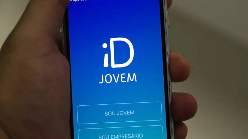 ID Jovem garante meia-entrada e passagens gratuitas para jovens