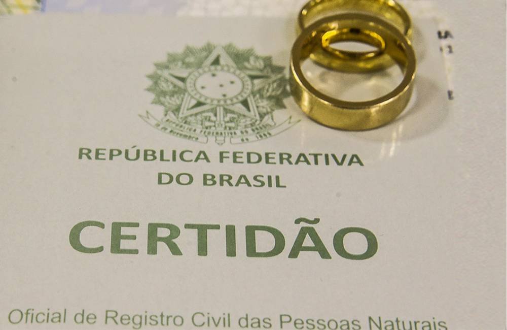 Mudou de sobrenome? Eleitor precisa atualizar título para evitar problemas na hora de votar