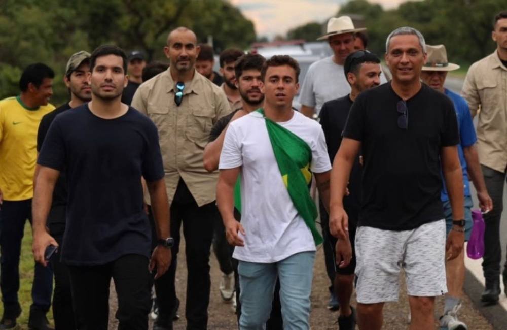 VÍDEO| Nikolas Ferreira inicia caminhada até Brasília em protesto político