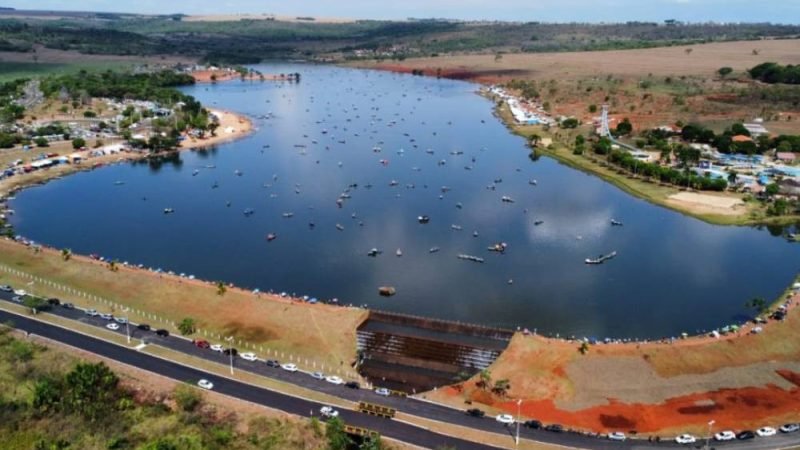 Soltura de 15 mil peixes fortalece ecossistema do Lago Bonsucesso em Jataí