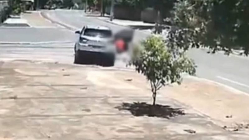 VÍDEO| Mulher morre após ser arremessada e atropelada por amiga em Goiás