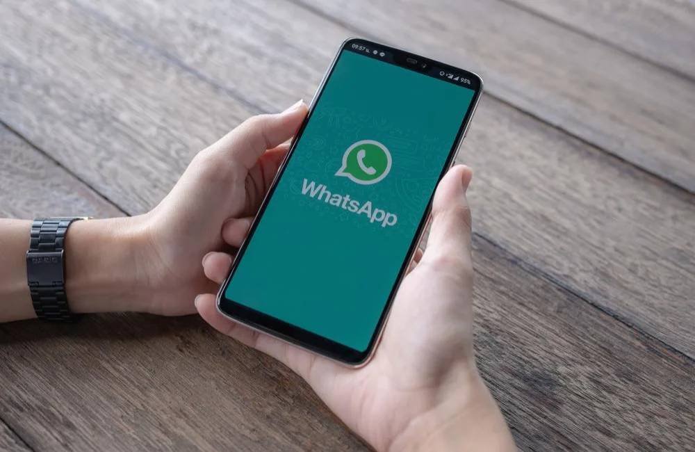 WhatsApp vai permitir duas fotos no perfil dos usuários; entenda