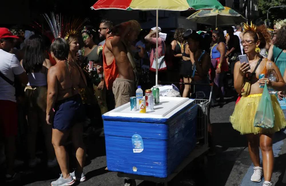 Carnaval 2026: golpes com cartão e PIX deixam vítimas no prejuízo e acendem alerta para foliões