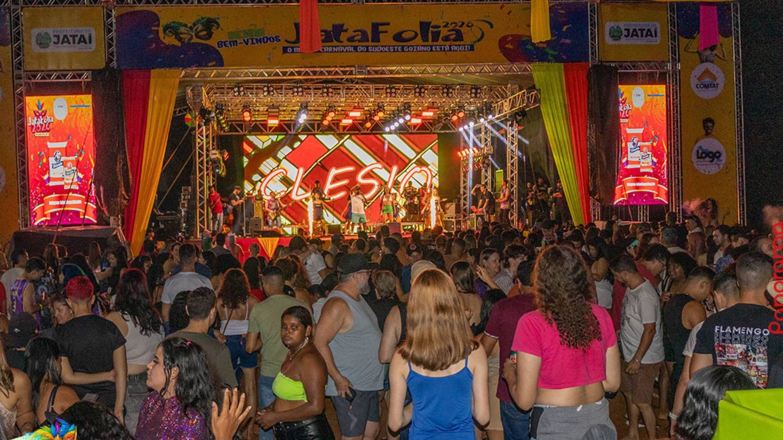 Milhares lotam Lago Bonsucesso na primeira noite do JataFolia 2026 em Jataí