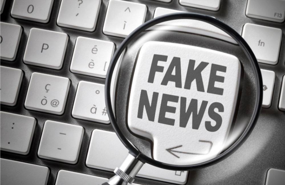 Pesquisadores criam IA capaz de detectar fake news sem precisar conhecer notícias verdadeiras