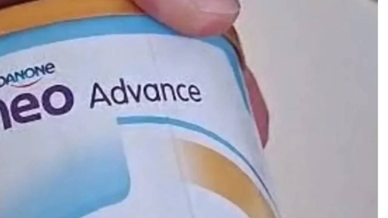 Polícia fecha laboratório que remarcava validade de remédios e leite em pó para bebês em Goiás