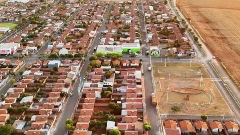 Prefeitura inicia construção de quase 900 moradias e reforça política habitacional em Jataí