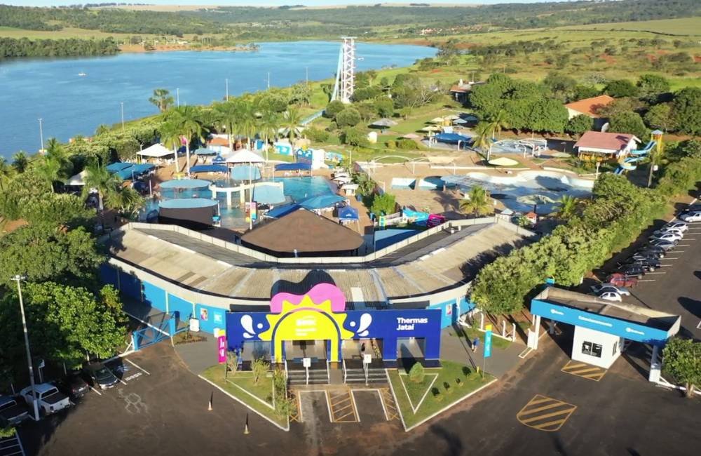 Sesc abre edital para aluguel de lanchonete no Thermas Jataí