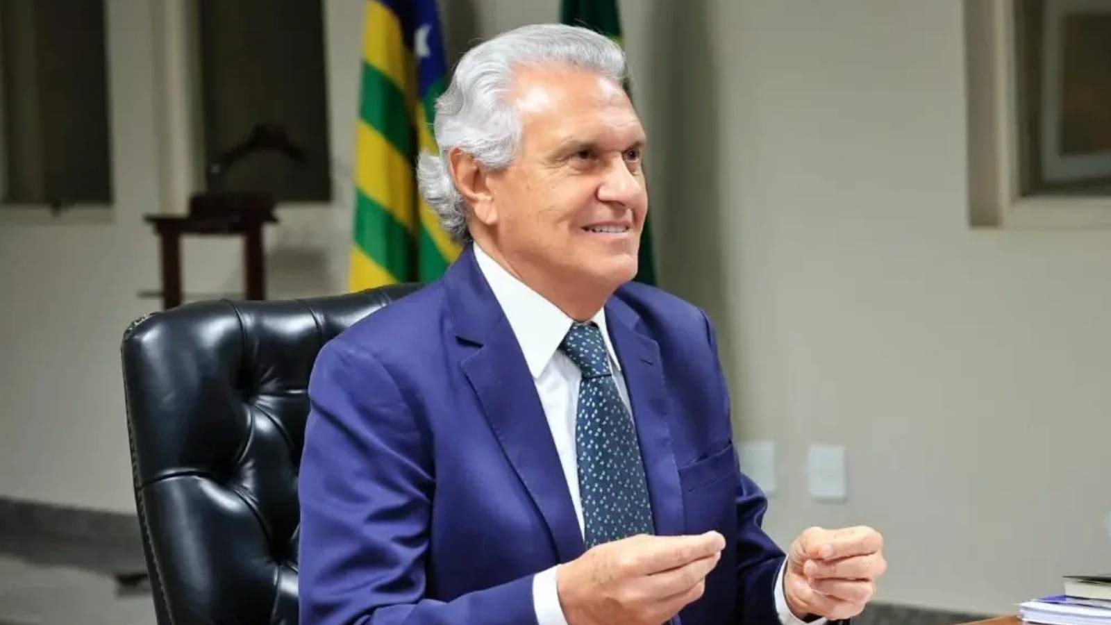 Caiado anuncia fim da taxa do agro e anistia bilionária a produtores em Goiás