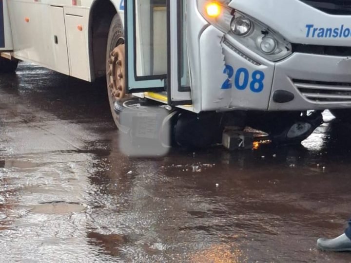 Acidente entre micro-ônibus e motocicleta deixa menor em estado grave em Jataí