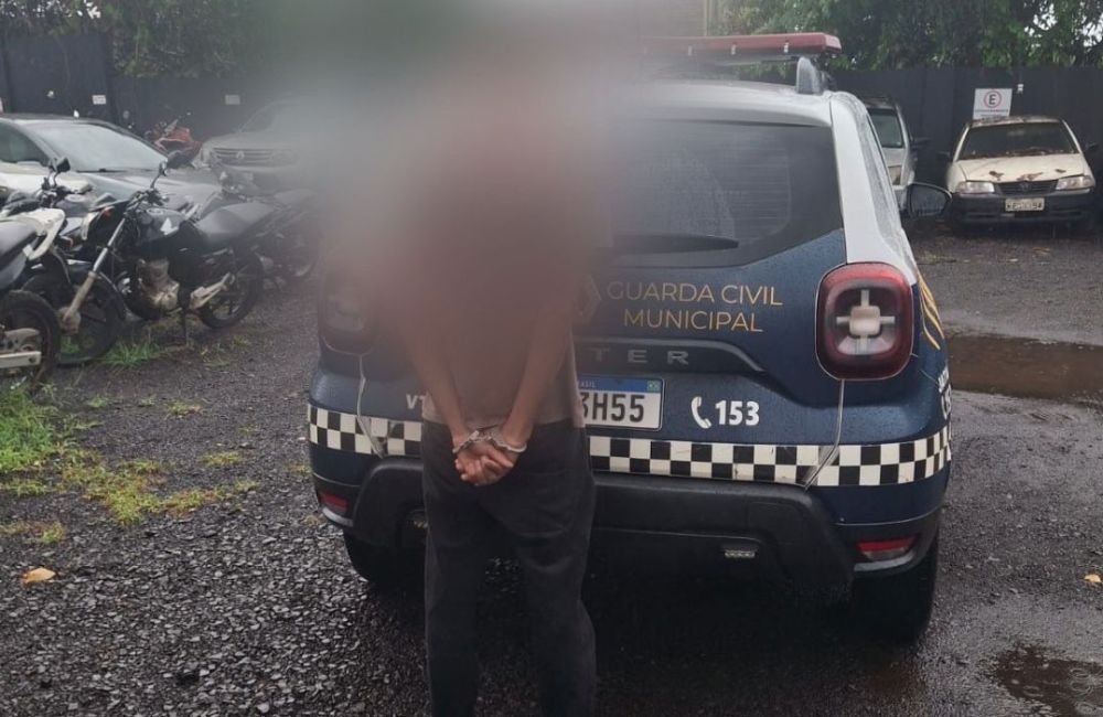 Condutor é detido após desacatar e ameaçar agentes durante abordagem