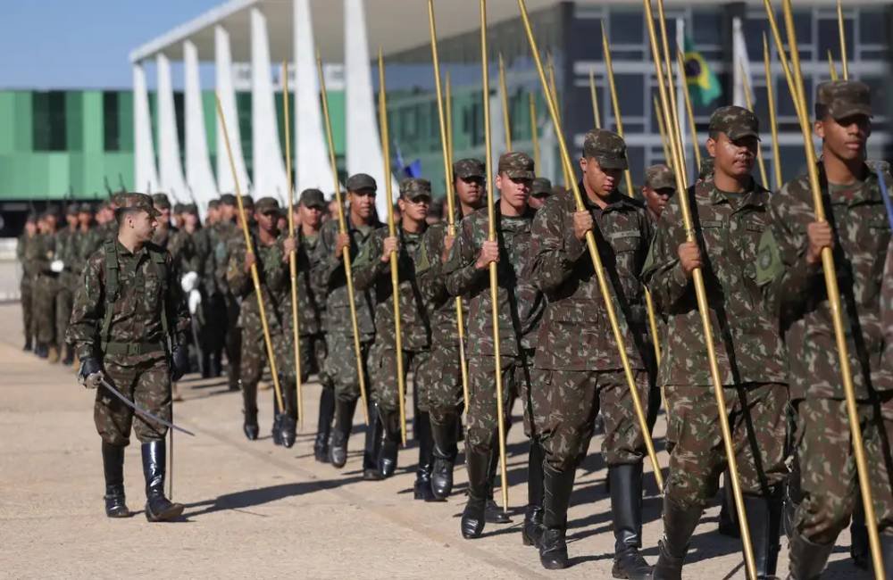 Defesa fixa cotas para negros, indígenas e quilombolas em formação militar