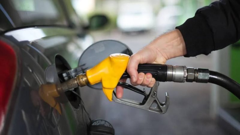 Petrobras anuncia aumento de R$ 0,38 no diesel para distribuidoras