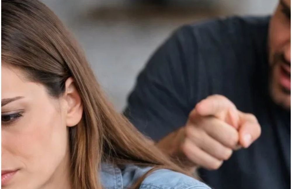 Psicologia alerta para 6 comportamentos comuns de pessoas manipuladoras nas relações