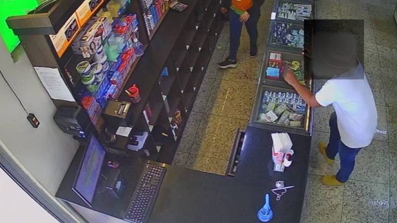 VÍDEO| Homem é detido após furtar produtos de supermercado em Jataí