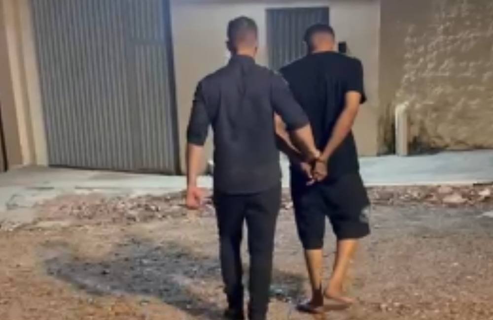 VÍDEO| Suspeito foge da Polícia Civil, bate carro durante perseguição e acaba preso com drogas