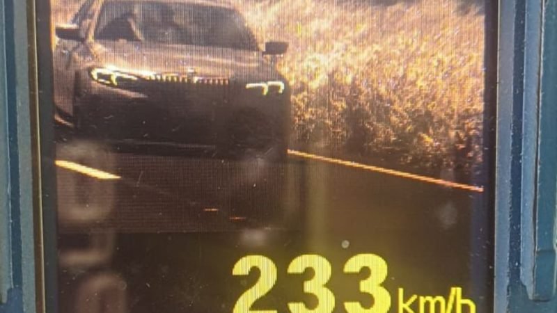Veículo é flagrado a 233 km/h na BR-060 em Jataí