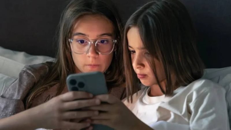 WhatsApp anuncia contas gerenciadas por pais para controlar uso de menores de 13 anos