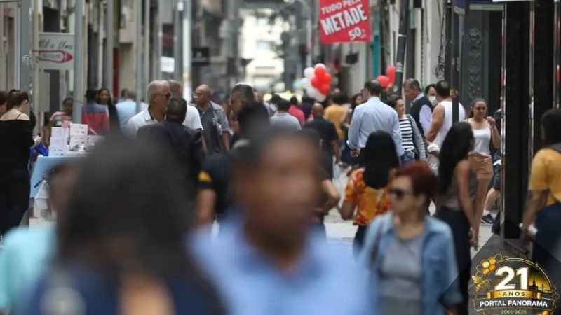 Abono salarial começa a ser pago para nascidos em março e abril