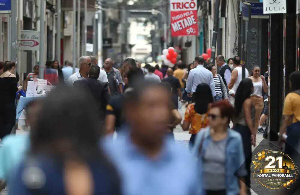 Abono salarial começa a ser pago para nascidos em março e abril