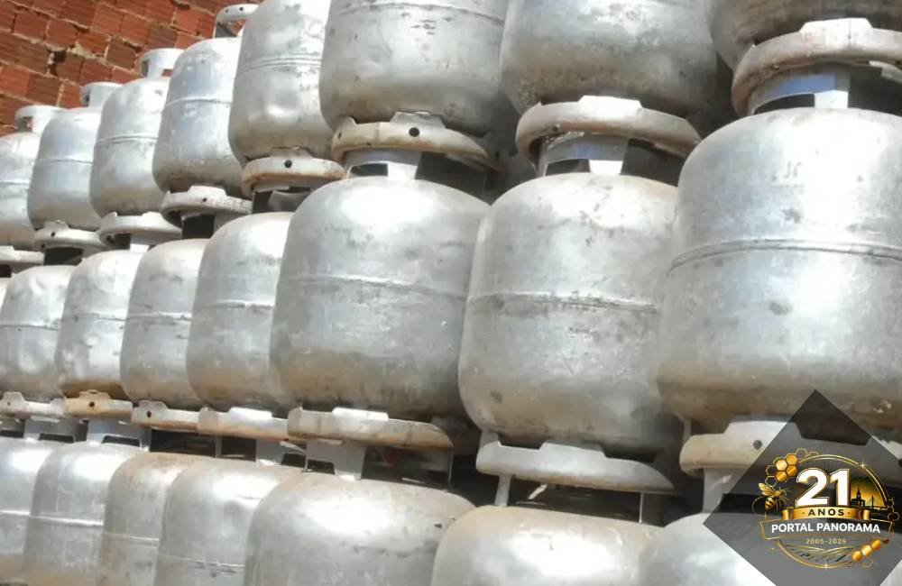 Governo anuncia pacote emergencial para reduzir preços do gás de cozinha e do diesel