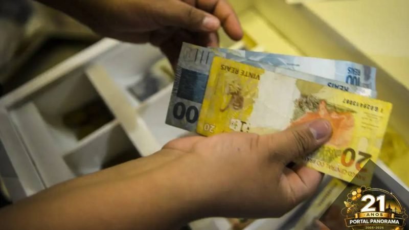 Governo propõe salário mínimo de R$ 1.717 para 2027