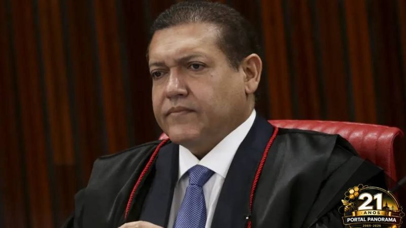 TSE confirma Nunes Marques na presidência e Mendonça na vice
