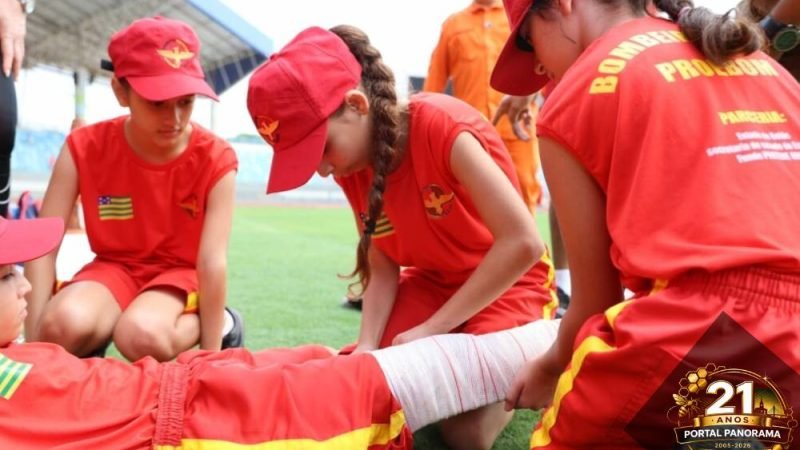 Bombeiro Mirim abre inscrições para 405 vagas em 11 cidades